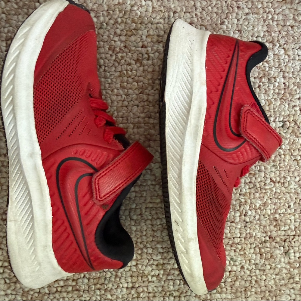 Nike Kids Red and Black AT1801-600 Sneakers